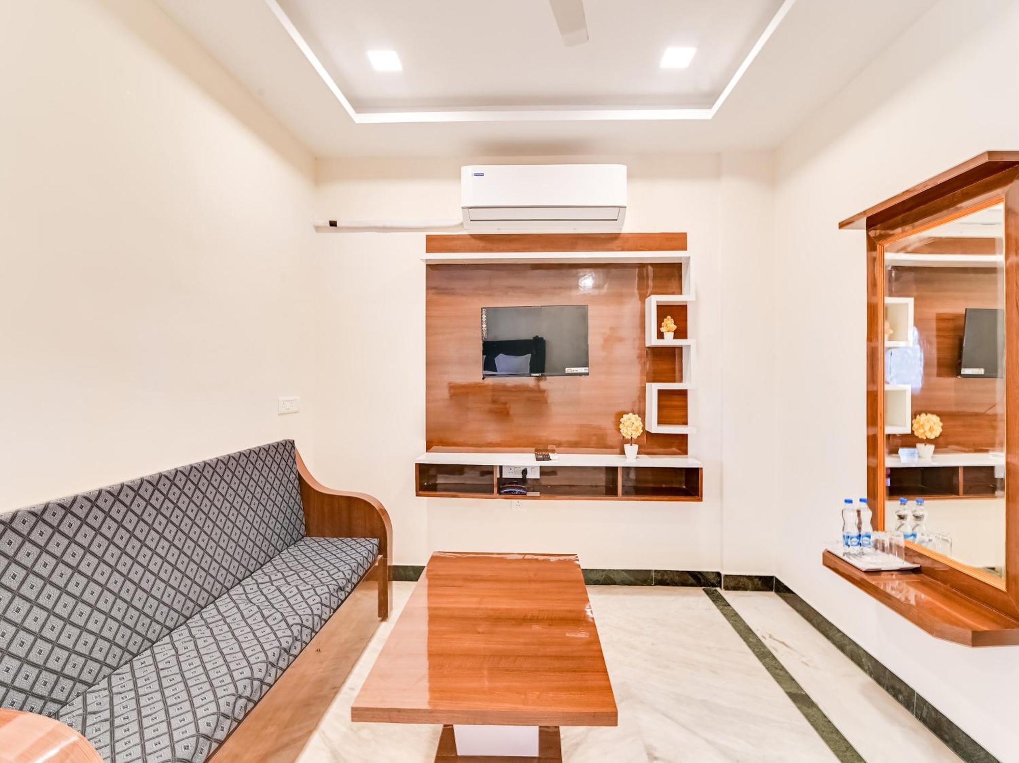 Hotel O Rj Royal Inn Веллуру Экстерьер фото